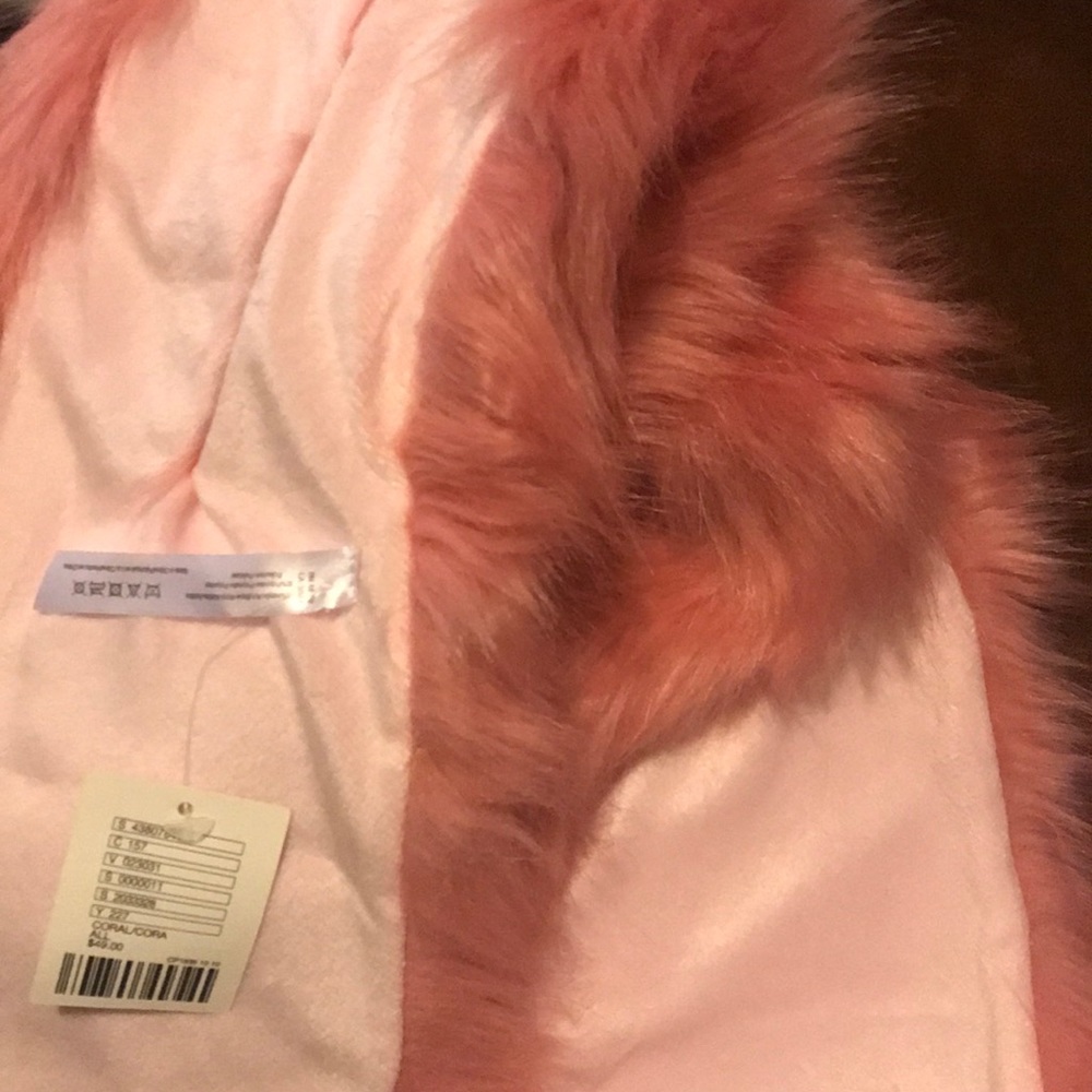 🆕NWT Urban Outfitters Faux Fur Ascot / Scarf - Picture 14 of 16